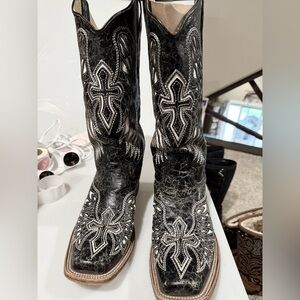 Stylish Black and White Embroidered Heeled Boots